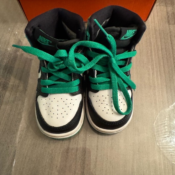 Toddler Air Jordan 1 High OG - Picture 1 of 6